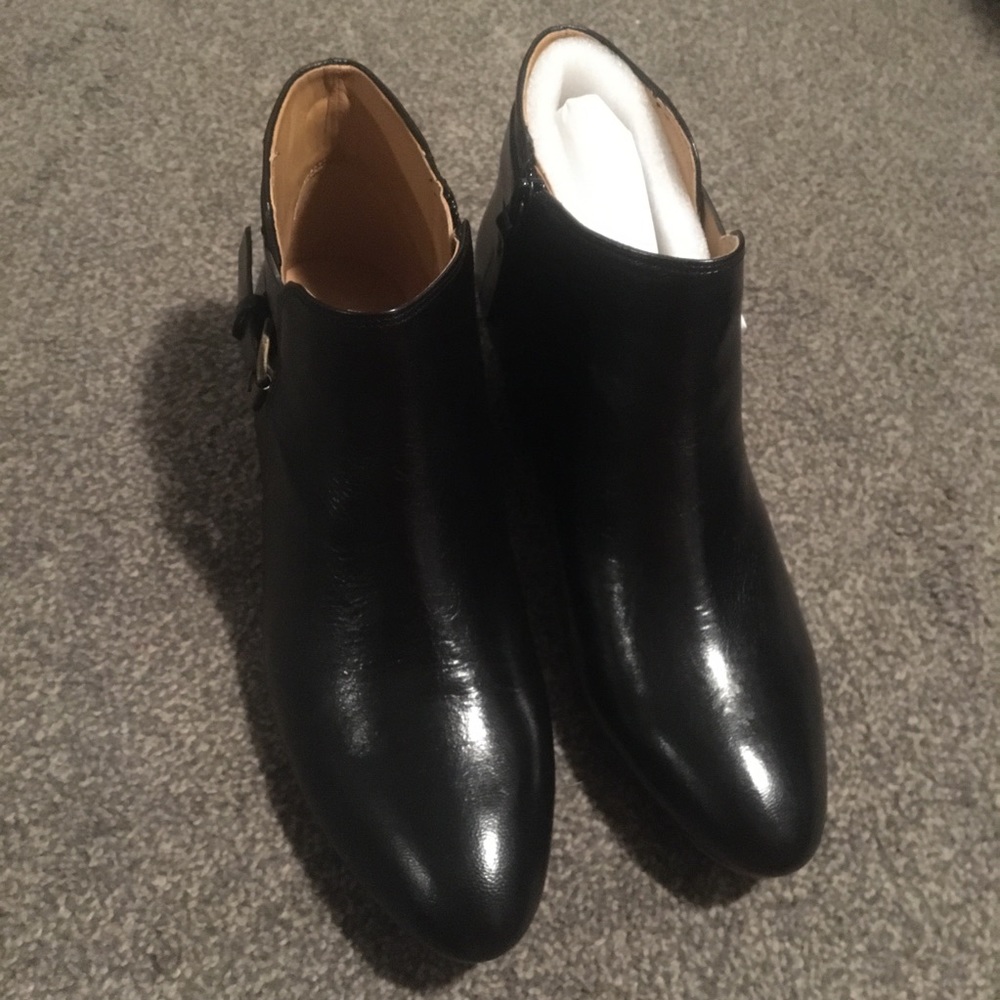 Nine West New Explorer Black Leather Ankle Boots